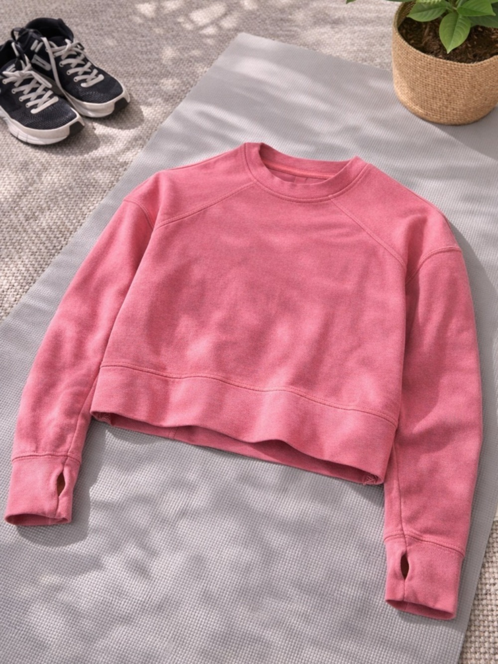 Sweaty Betty Pink Cropped Sweatshirt Thumbholes Pullover Top XS - Picture 1 of 10